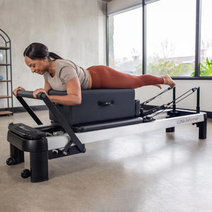 Mundo Luna Reformer Pilates Machine
